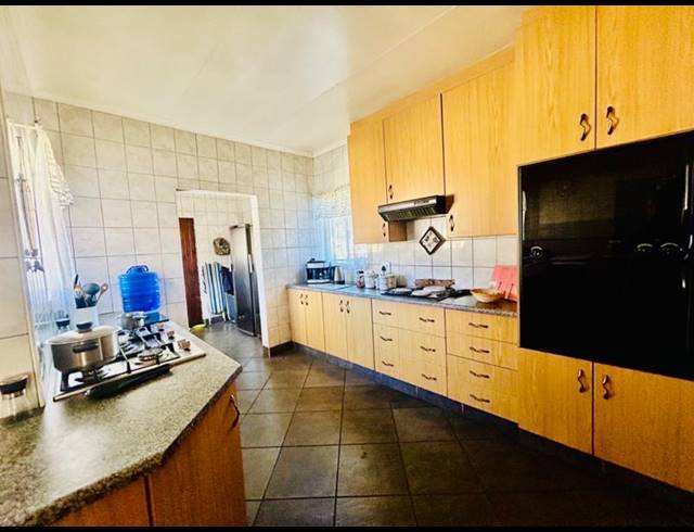 3 BEDROOM HOUSE FOR SALE IN FLORA GARDENS